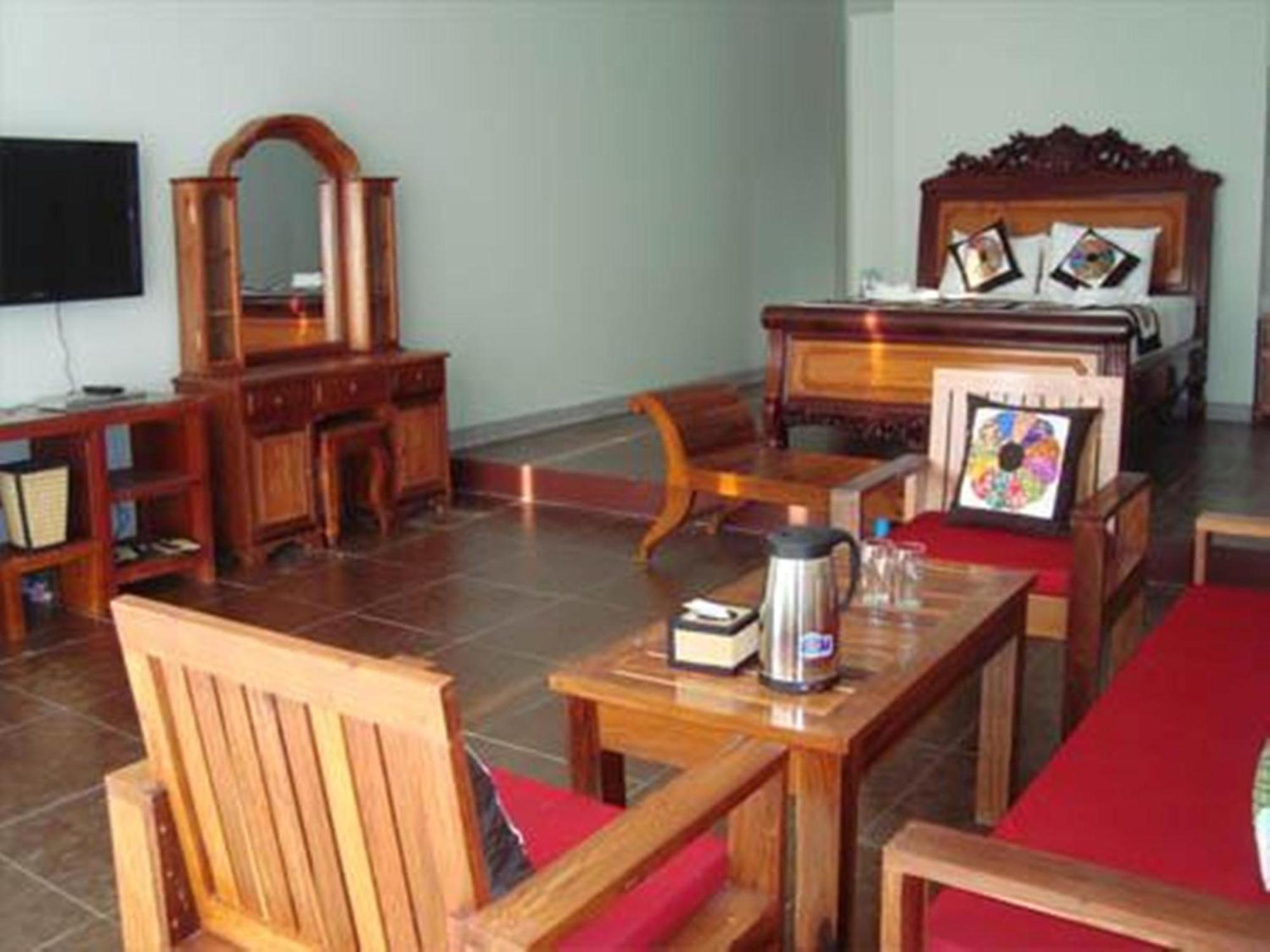 Memoria Palace & Resort Pailin Exterior photo